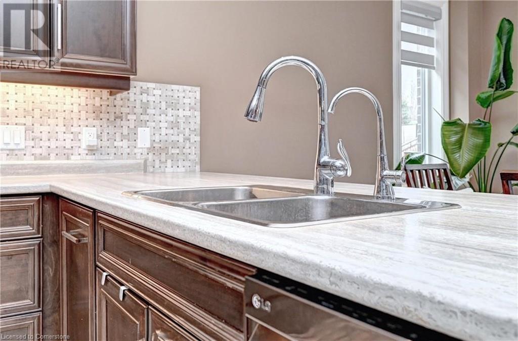 220 Ladyslipper Drive, Waterloo, Ontario  N2V 0E2 - Photo 12 - 40730107