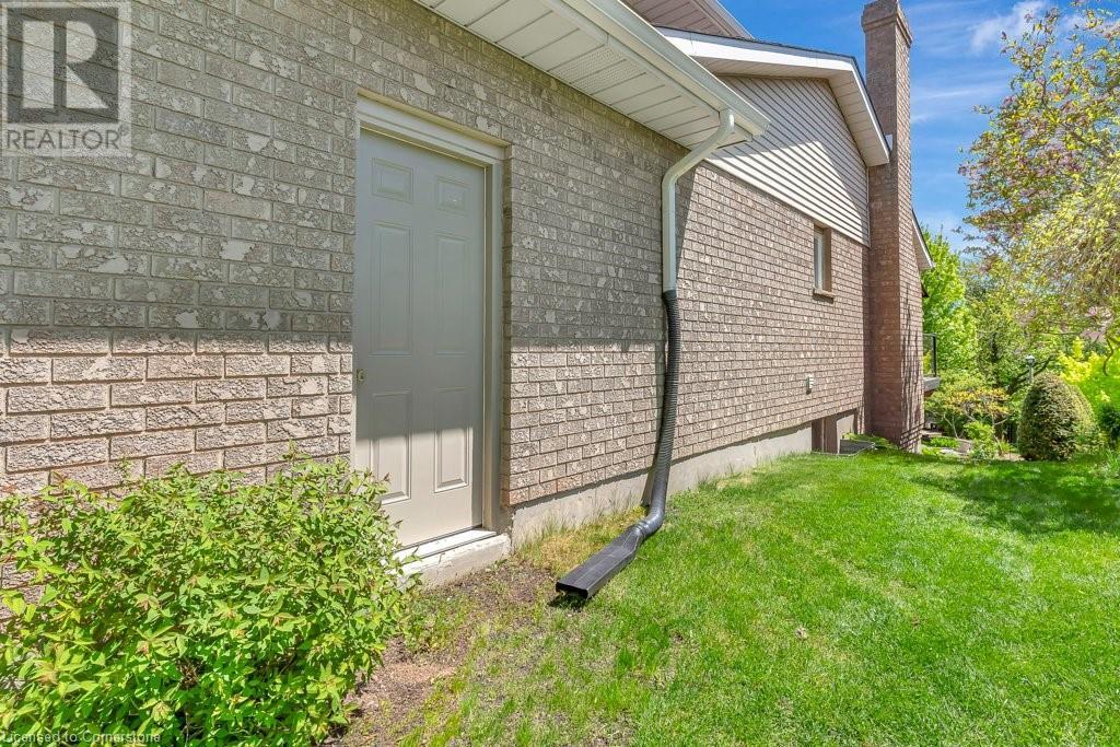 208 Michener Crescent, Kitchener, Ontario  N2A 3V7 - Photo 43 - 40729030