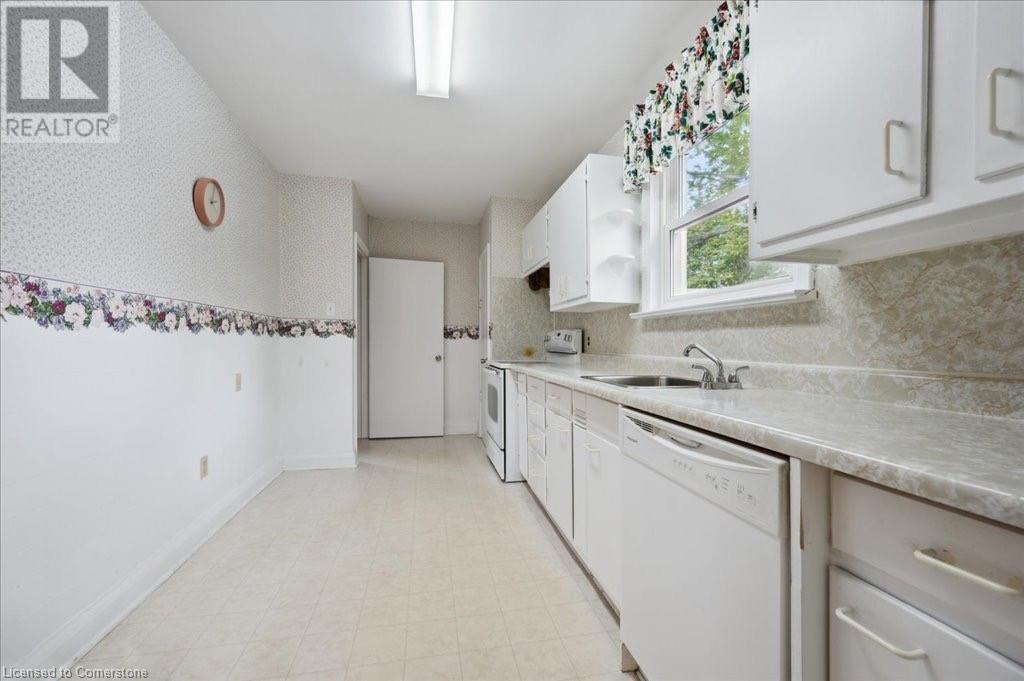 78 Roslin Avenue S, Waterloo, Ontario  N2L 2H1 - Photo 14 - 40727712