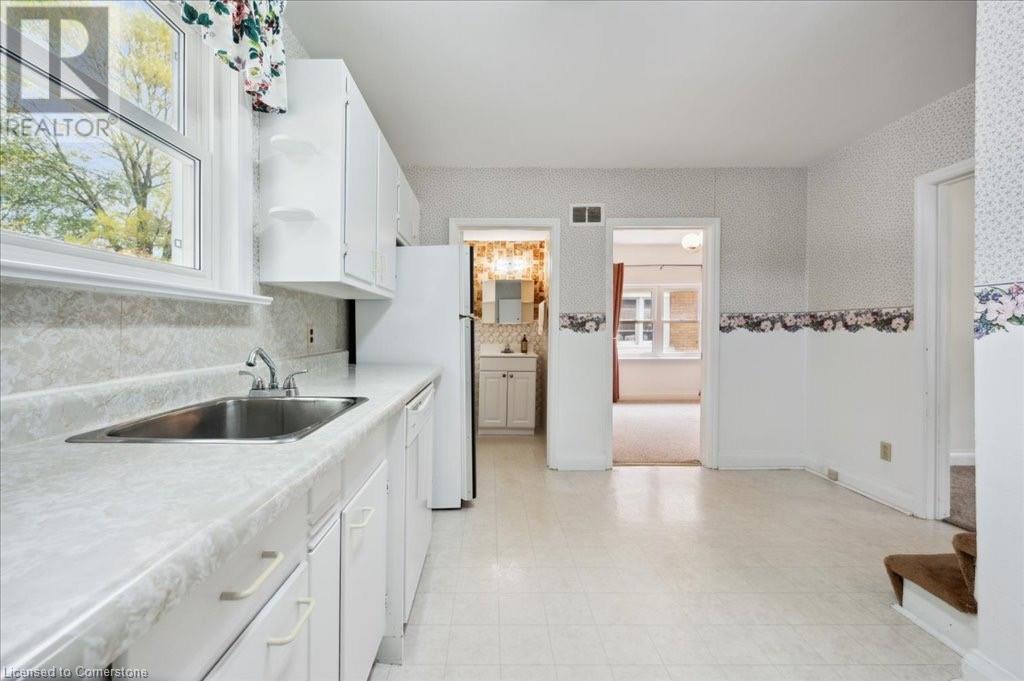 78 Roslin Avenue S, Waterloo, Ontario  N2L 2H1 - Photo 16 - 40727712