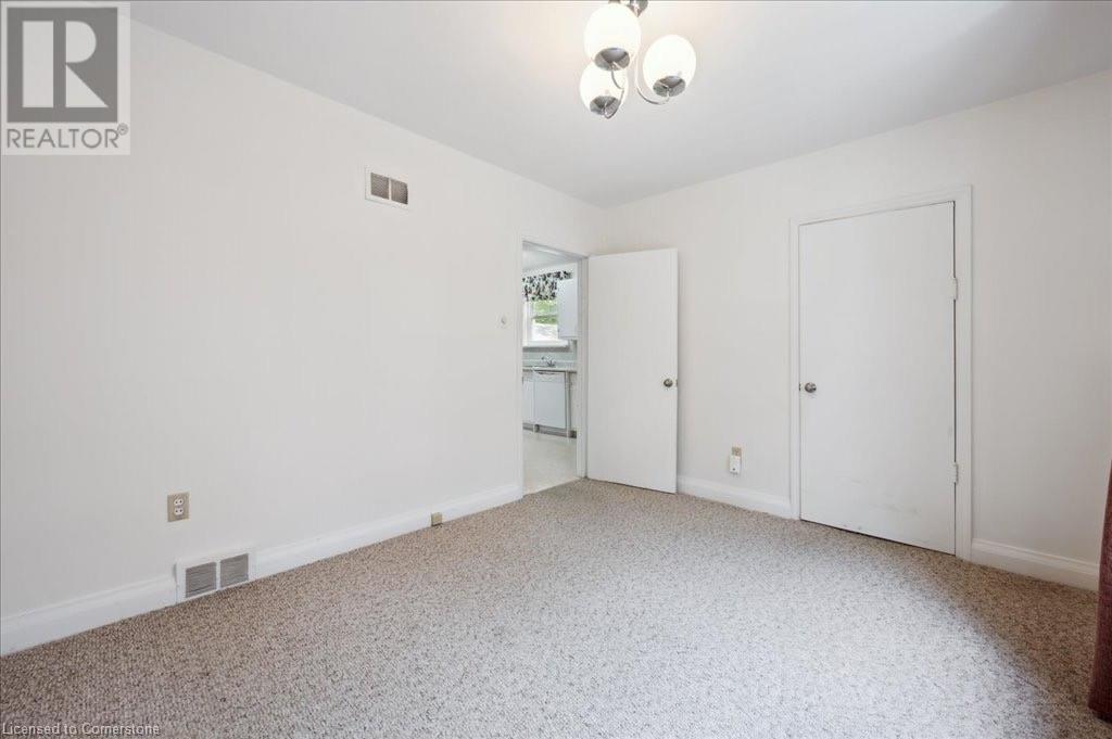 78 Roslin Avenue S, Waterloo, Ontario  N2L 2H1 - Photo 18 - 40727712
