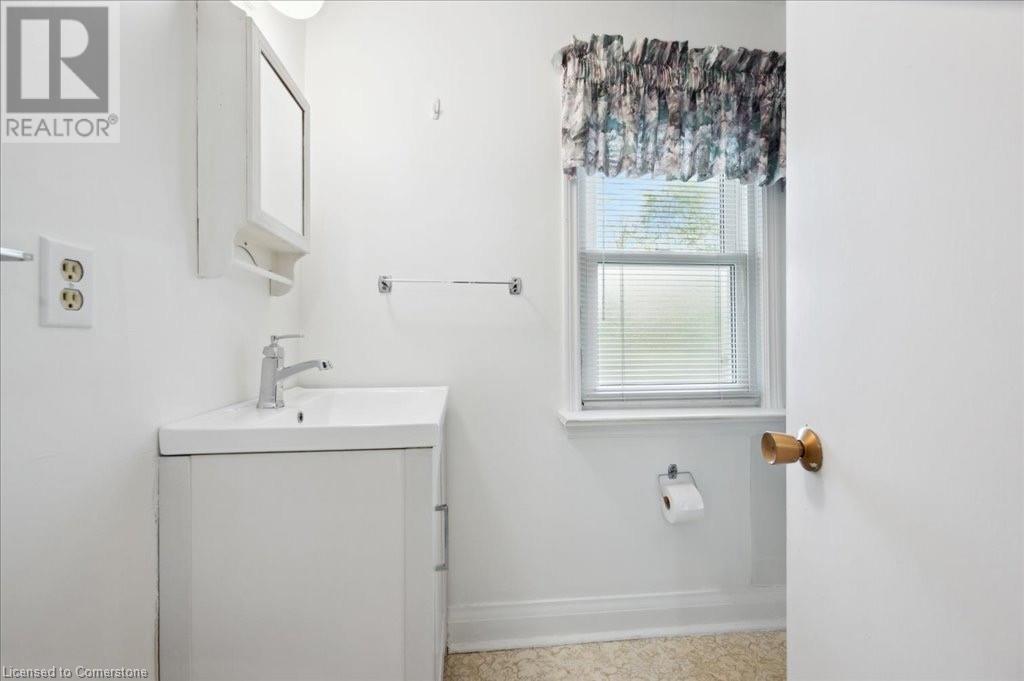 78 Roslin Avenue S, Waterloo, Ontario  N2L 2H1 - Photo 27 - 40727712