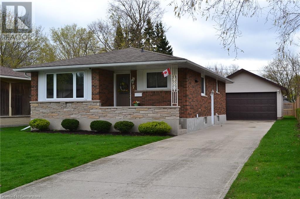 7 Mourningdove Crescent, Elmira, Ontario  N3B 1E2 - Photo 1 - 40724735