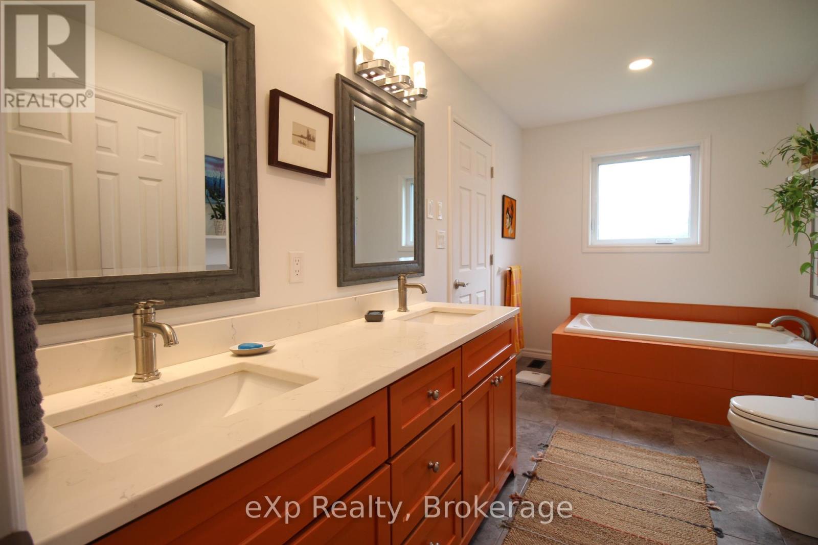172 North Street, Grey Highlands, Ontario  N0C 1E0 - Photo 17 - X12157892