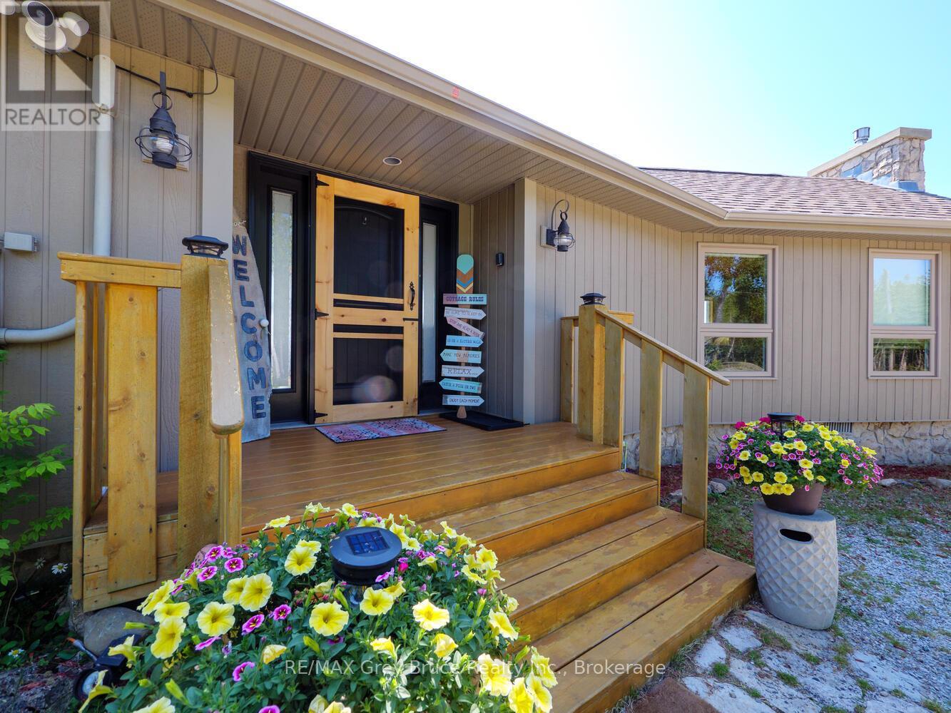 157 Zorra Drive, Northern Bruce Peninsula, Ontario  N0H 2R0 - Photo 15 - X12157922