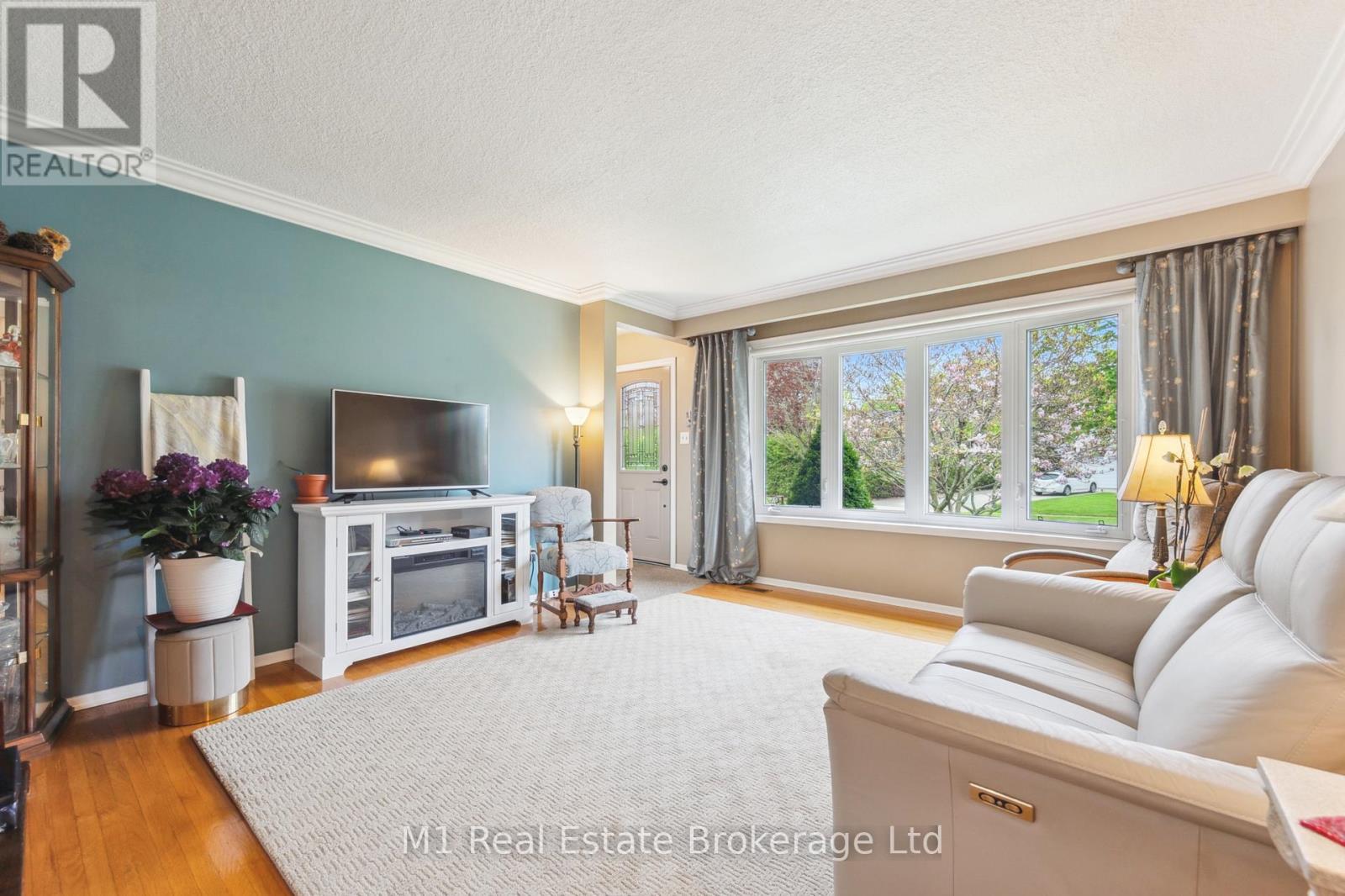 7 Golfview Road, Guelph, Ontario  N1E 1A3 - Photo 12 - X12157950