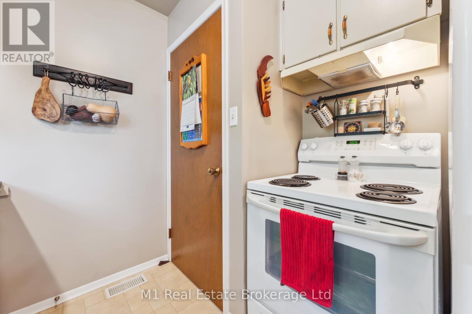 7 Golfview Road, Guelph, Ontario  N1E 1A3 - Photo 16 - X12157950