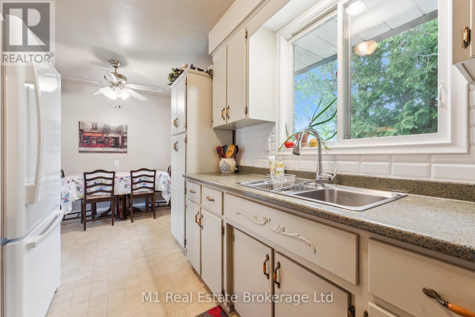 7 Golfview Road, Guelph, Ontario  N1E 1A3 - Photo 17 - X12157950