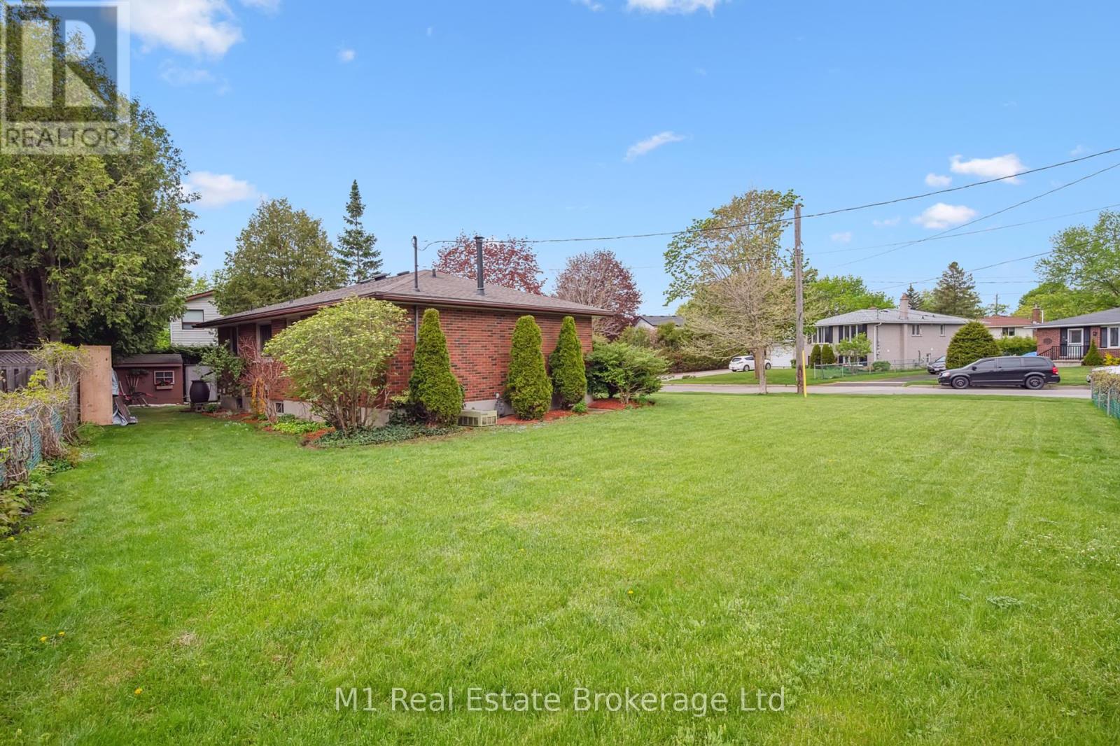 7 Golfview Road, Guelph, Ontario  N1E 1A3 - Photo 34 - X12157950