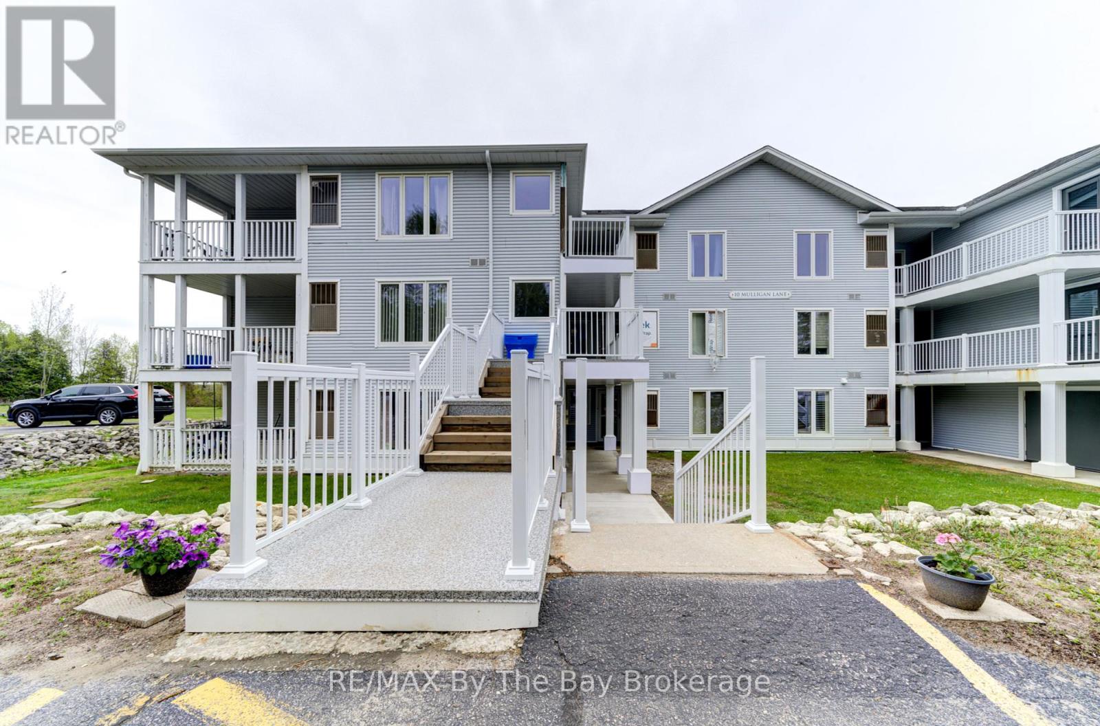 6 - 10 Mulligan Lane, Wasaga Beach, Ontario  L9Z 1C4 - Photo 4 - S12158045