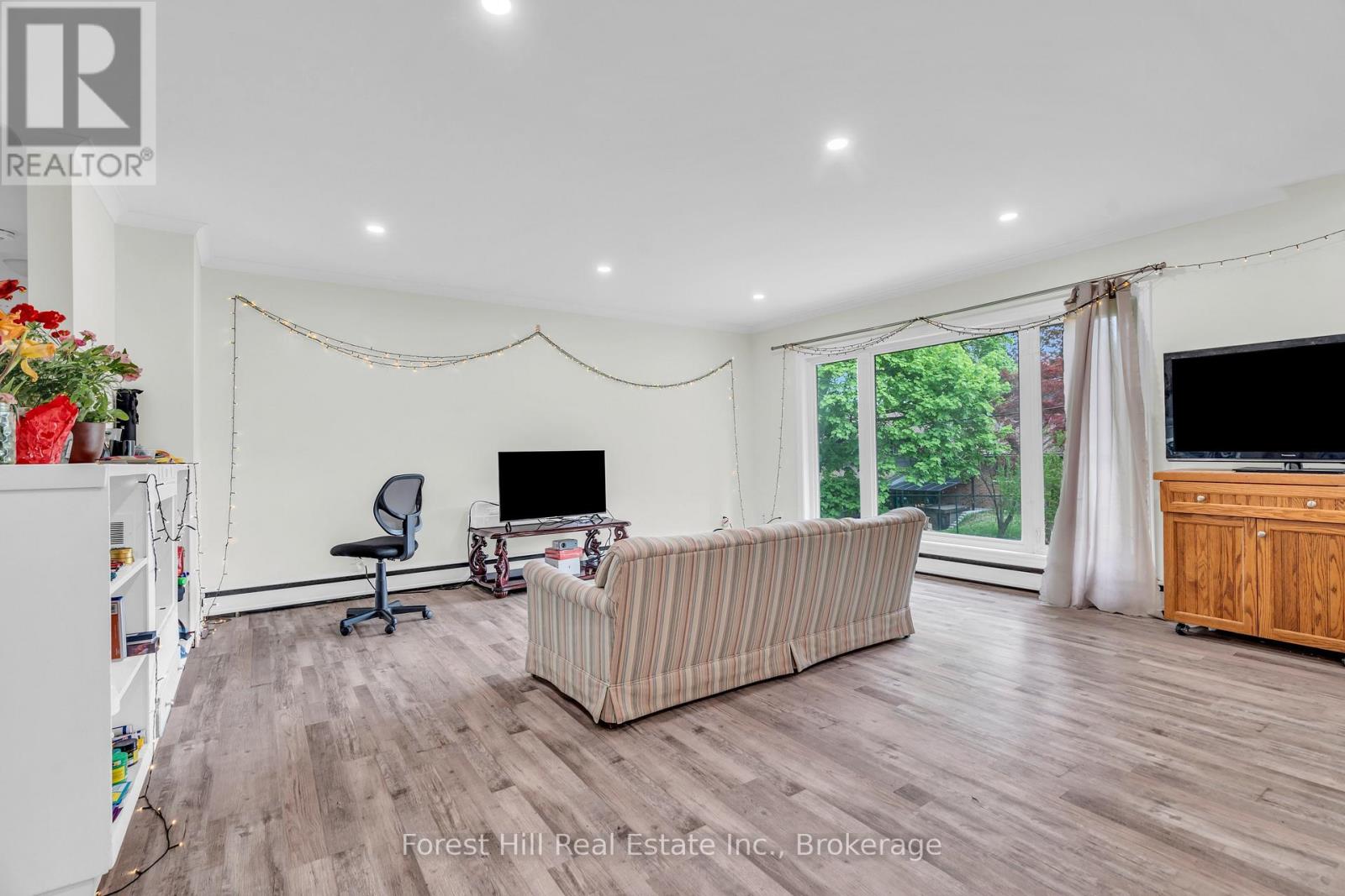 110 Stonybrook Drive, Kitchener, Ontario  N2M 4L7 - Photo 10 - X12158201