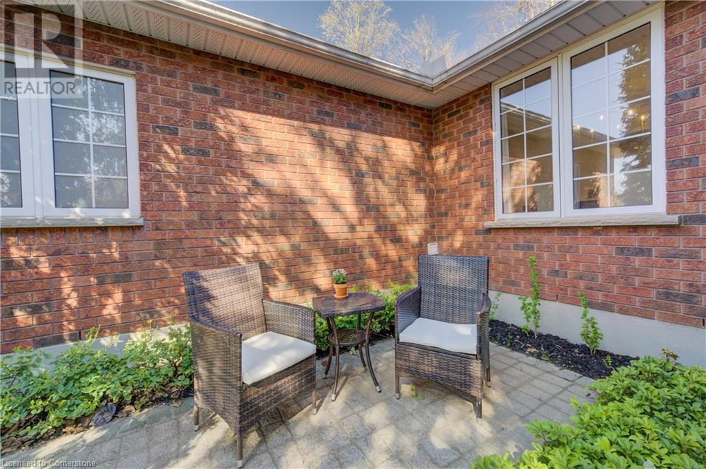 439 Northlake Drive, Waterloo, Ontario  N2V 1Y6 - Photo 2 - 40730060