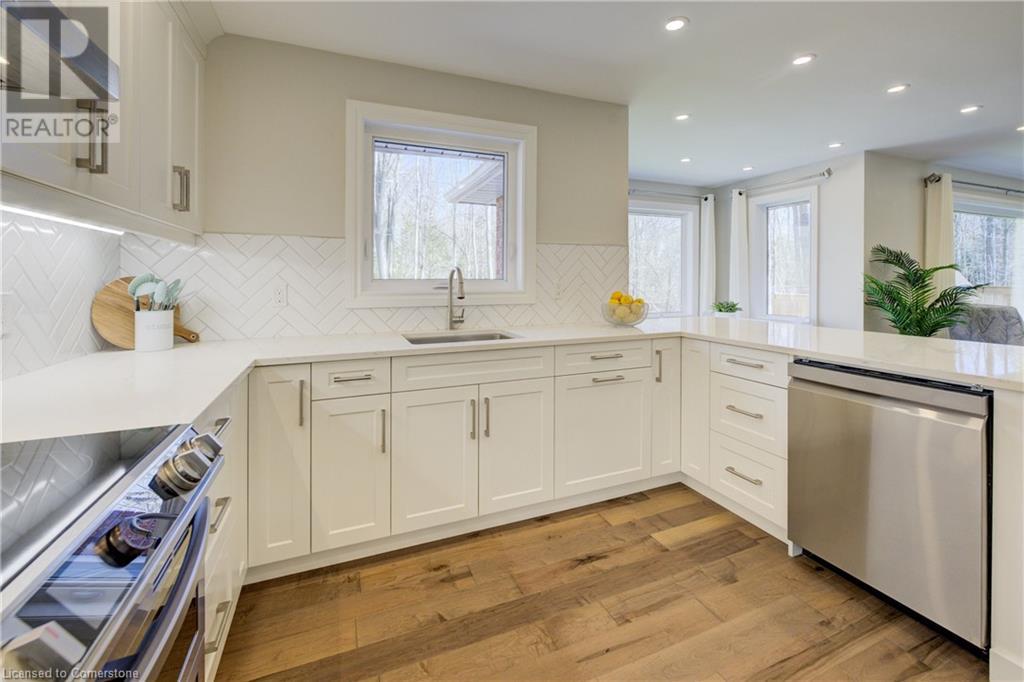 439 Northlake Drive, Waterloo, Ontario  N2V 1Y6 - Photo 6 - 40730060