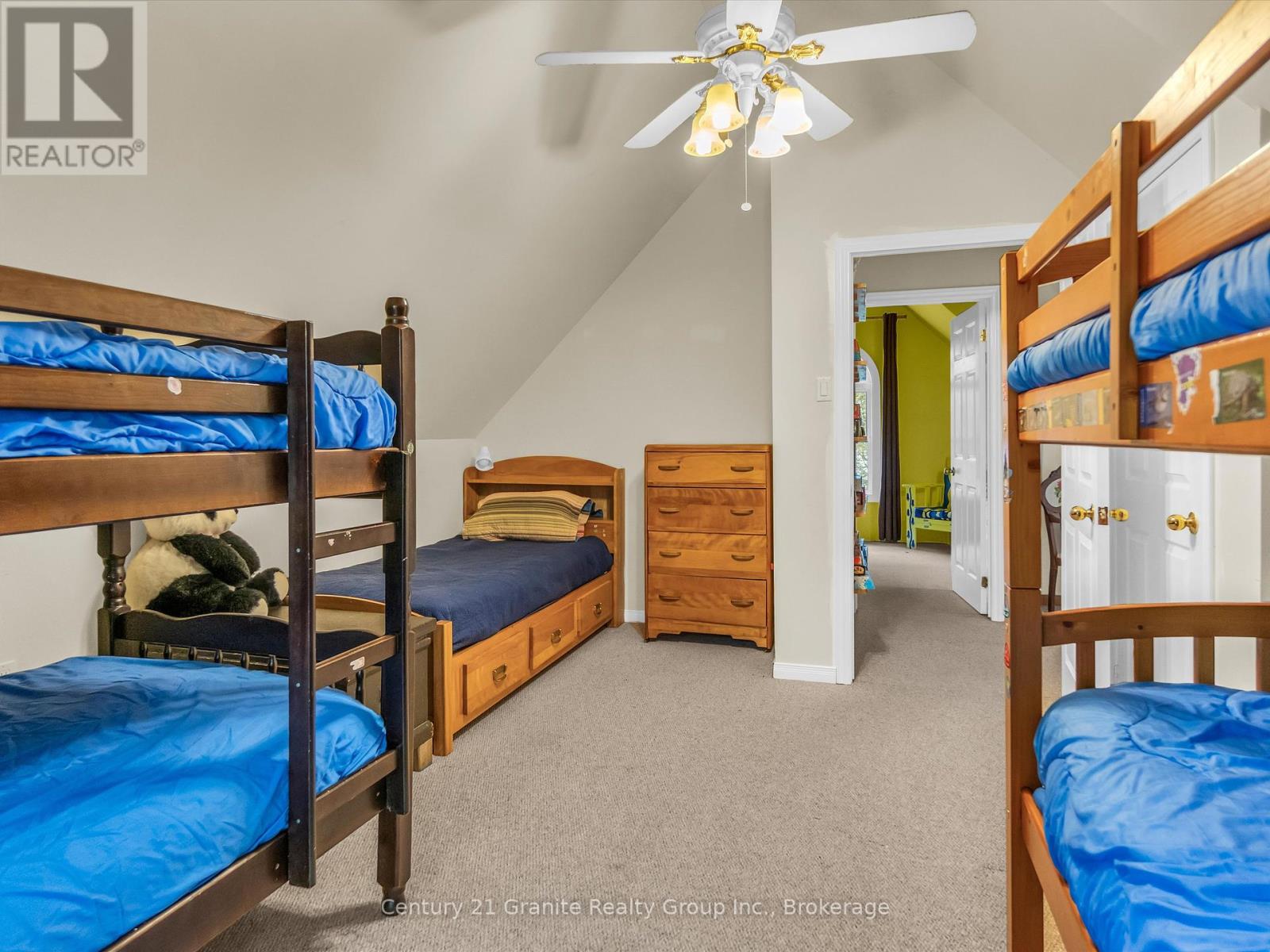 1120 S Clear Lake Road, Bracebridge, Ontario  P1L 1X1 - Photo 18 - X12158244