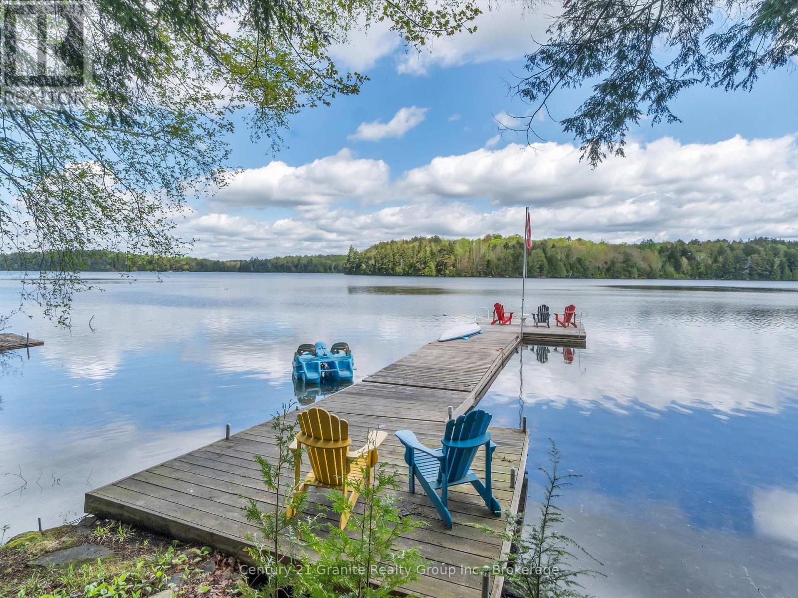 1120 S Clear Lake Road, Bracebridge, Ontario  P1L 1X1 - Photo 2 - X12158244