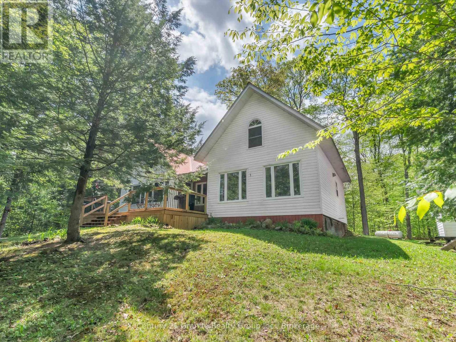 1120 S Clear Lake Road, Bracebridge, Ontario  P1L 1X1 - Photo 24 - X12158244