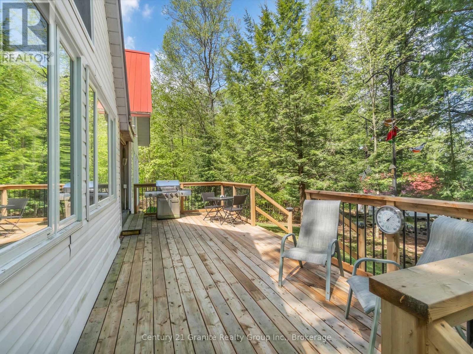 1120 S Clear Lake Road, Bracebridge, Ontario  P1L 1X1 - Photo 27 - X12158244