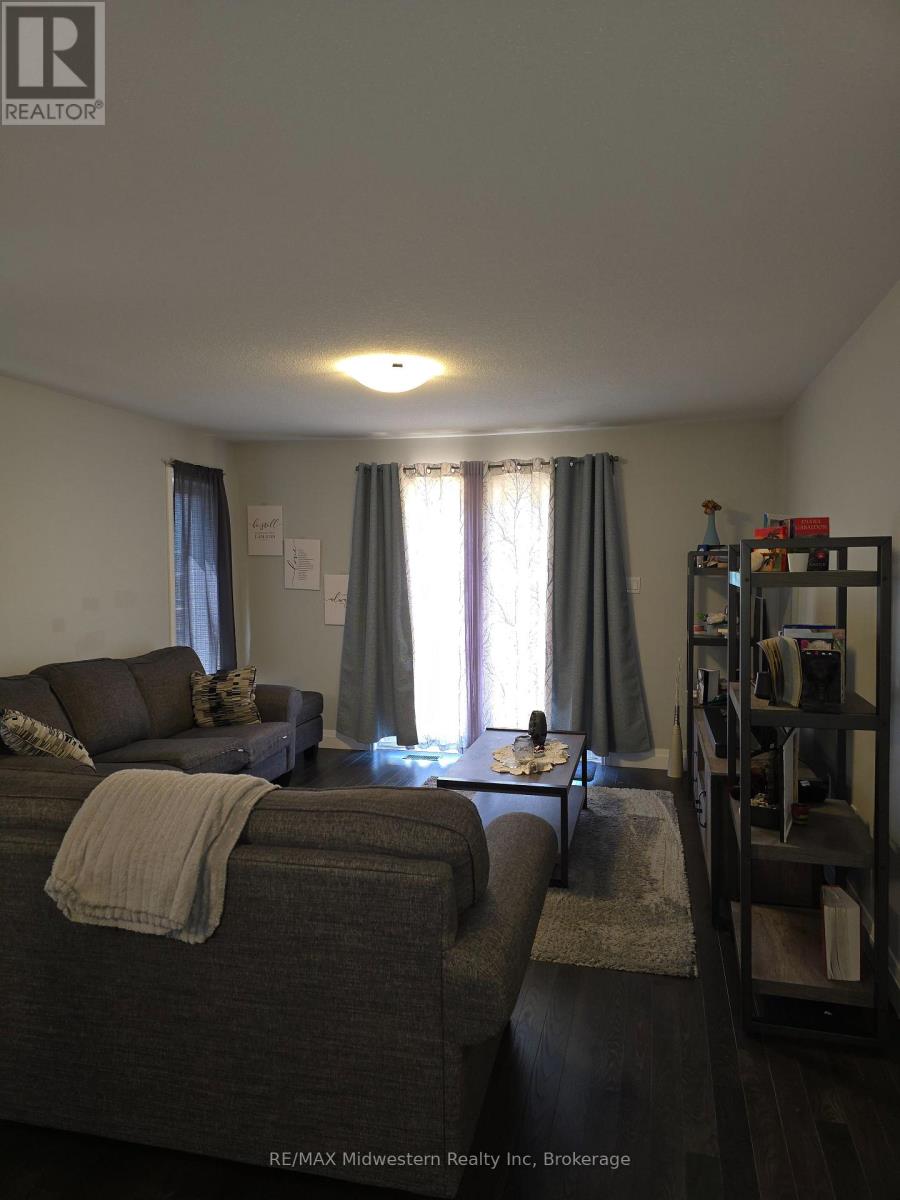 109 Bridge Crescent, Minto, Ontario  N0G 2P0 - Photo 6 - X12158270