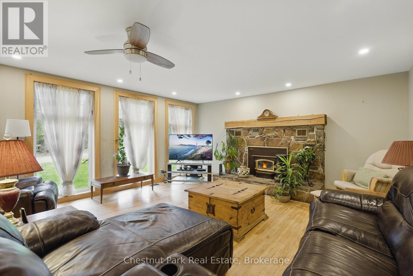 1258 Ravenscliffe Road, Huntsville, Ontario  P1H 2N5 - Photo 11 - X12158295