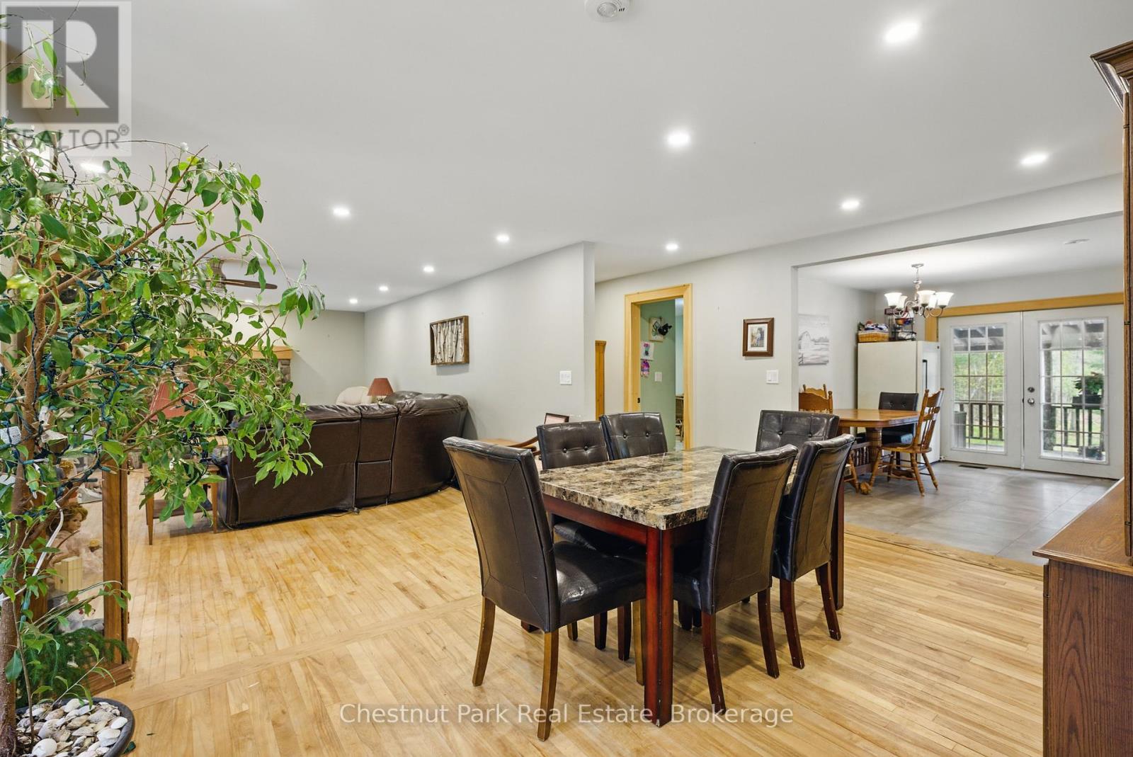 1258 Ravenscliffe Road, Huntsville, Ontario  P1H 2N5 - Photo 8 - X12158295