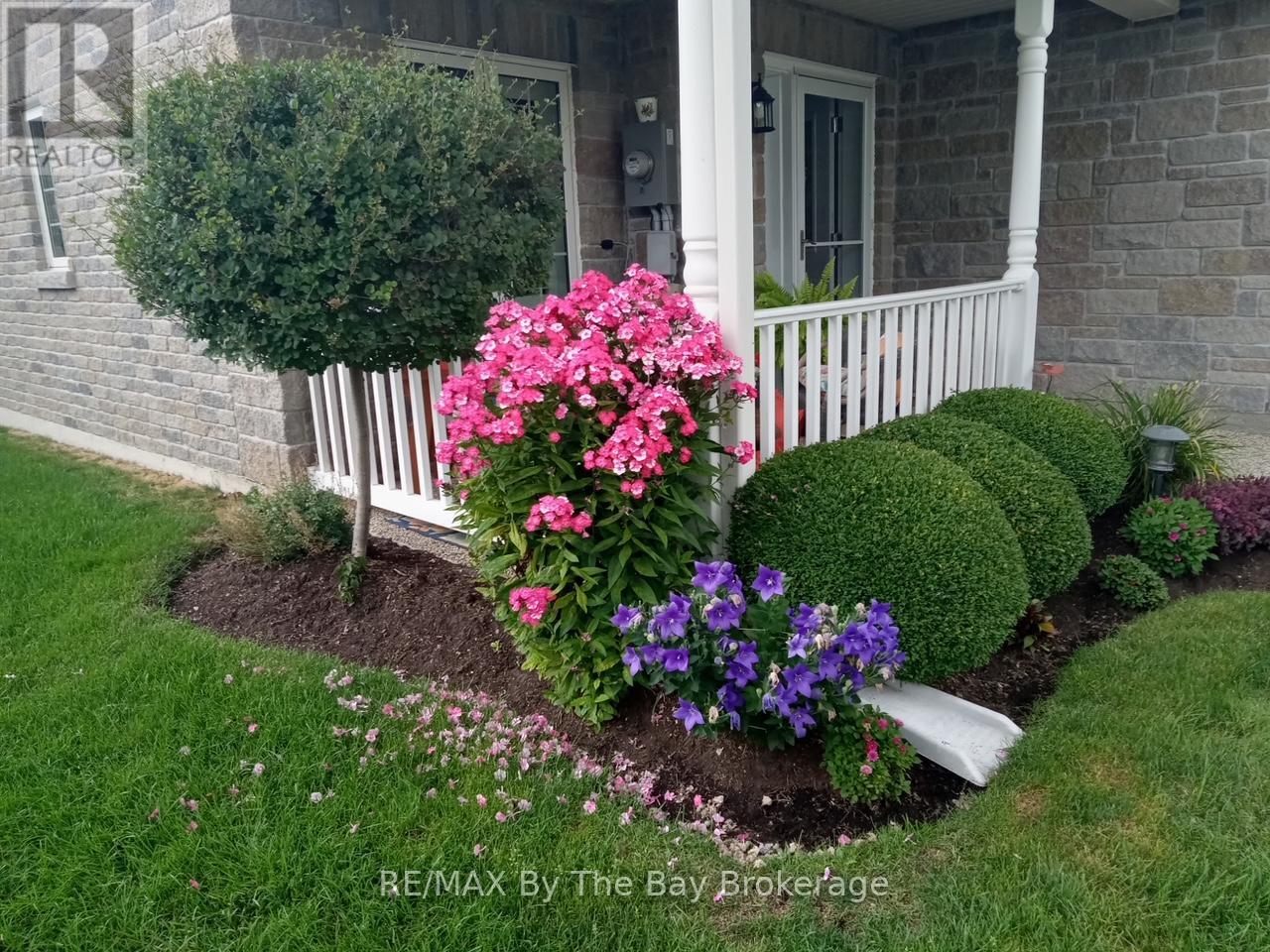 12 Garden Grove Crescent, Wasaga Beach, Ontario  L9Z 0E6 - Photo 2 - S12158520