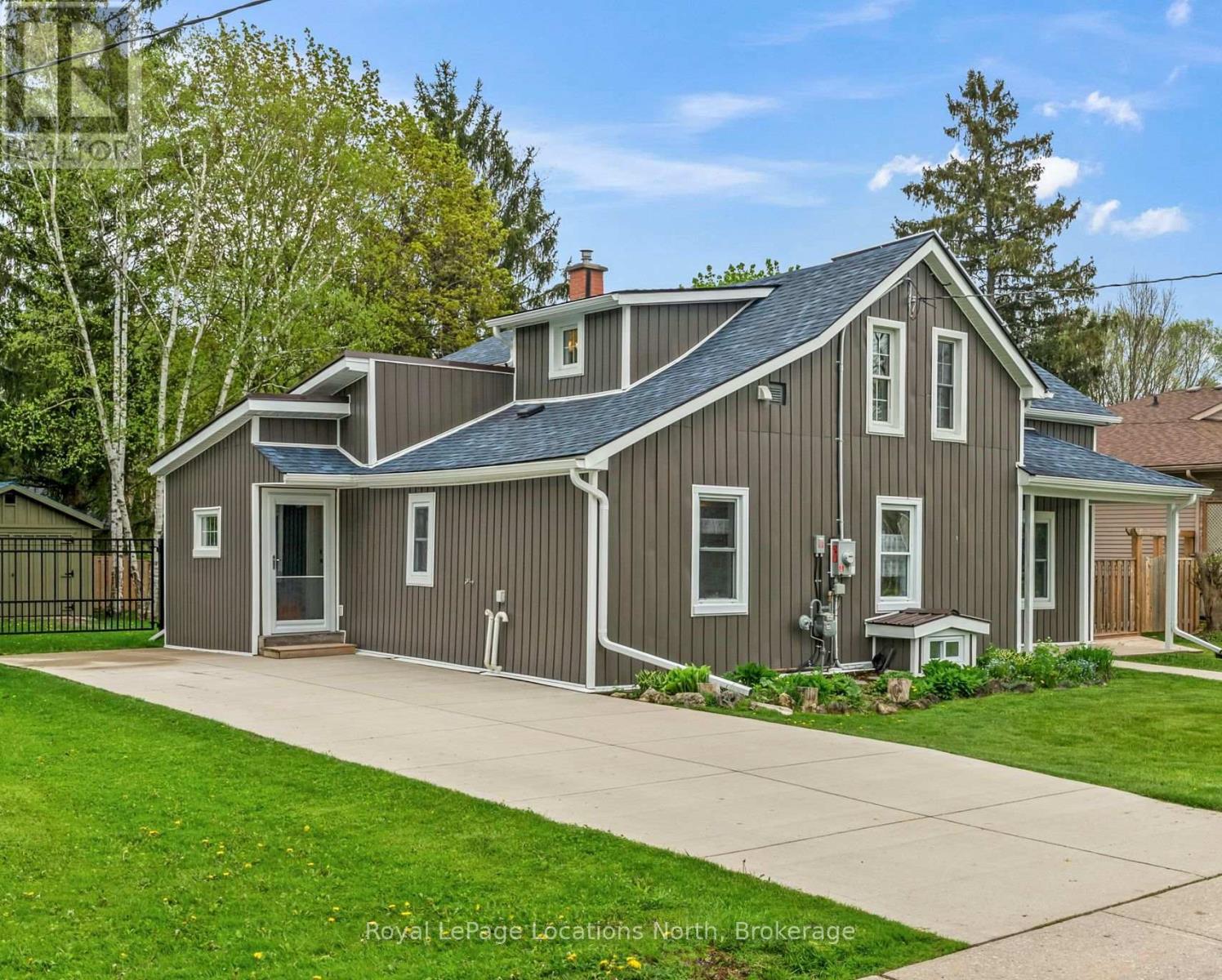 1071 6th Avenue W, Owen Sound, Ontario  N4K 5G8 - Photo 1 - X12158496