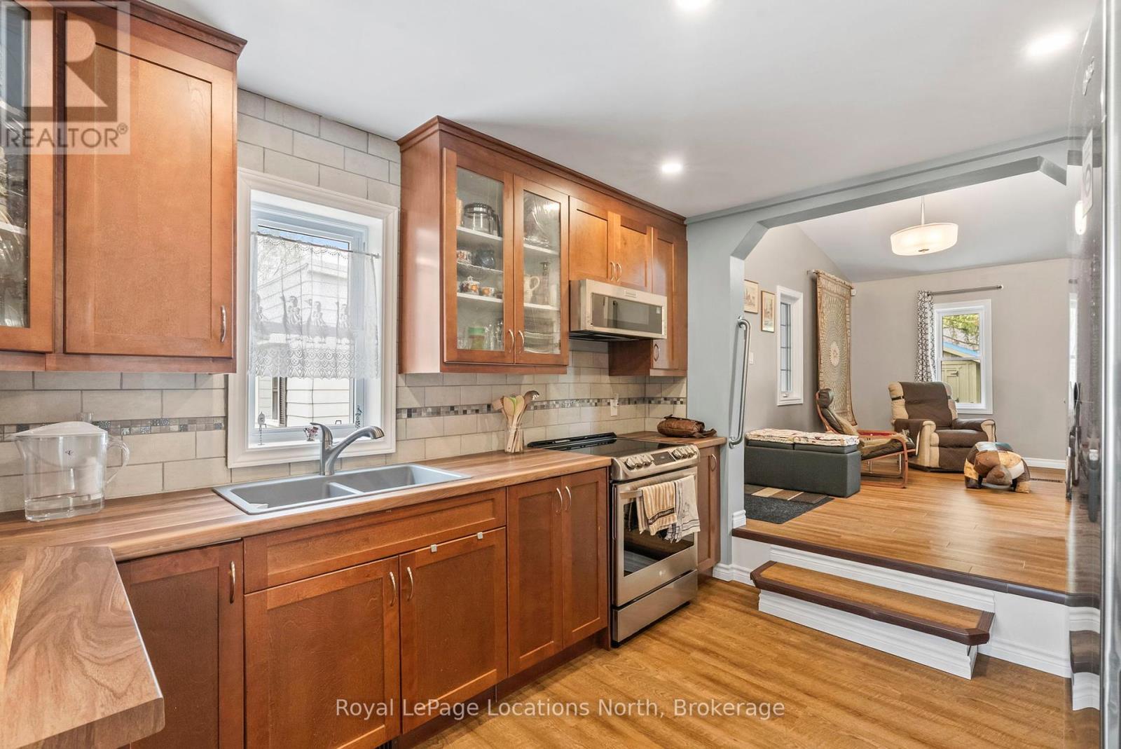 1071 6th Avenue W, Owen Sound, Ontario  N4K 5G8 - Photo 7 - X12158496