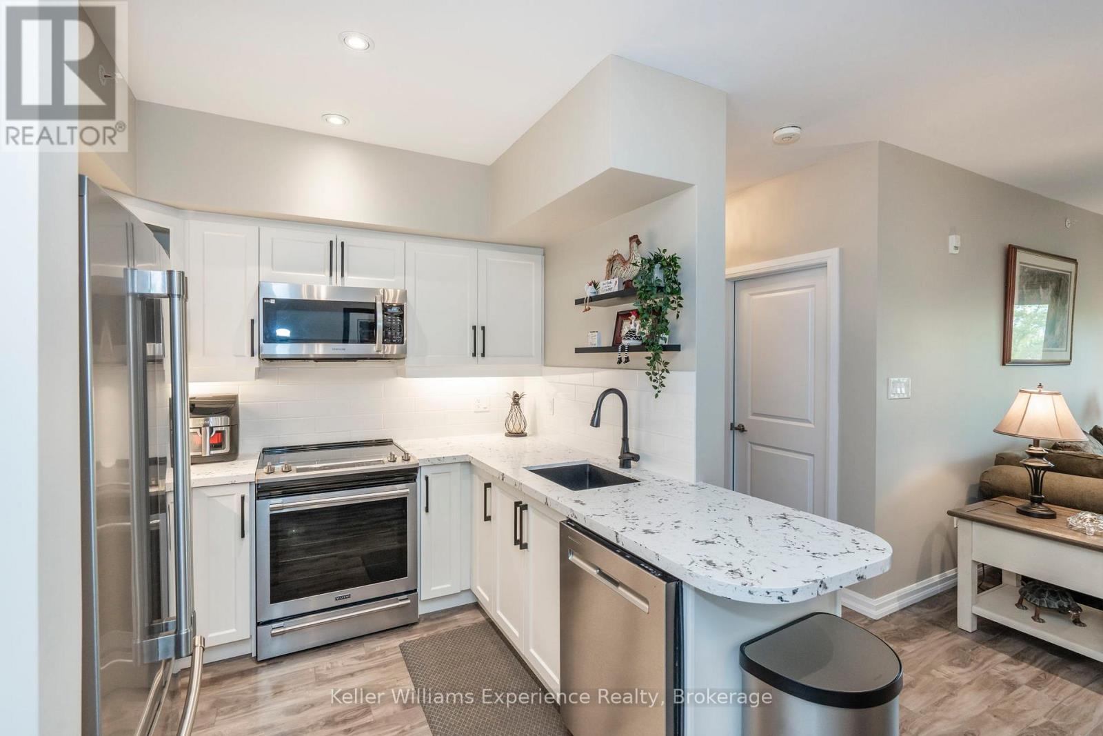516 - 302 Essa Road, Barrie, Ontario  L9J 0H3 - Photo 7 - S12158660