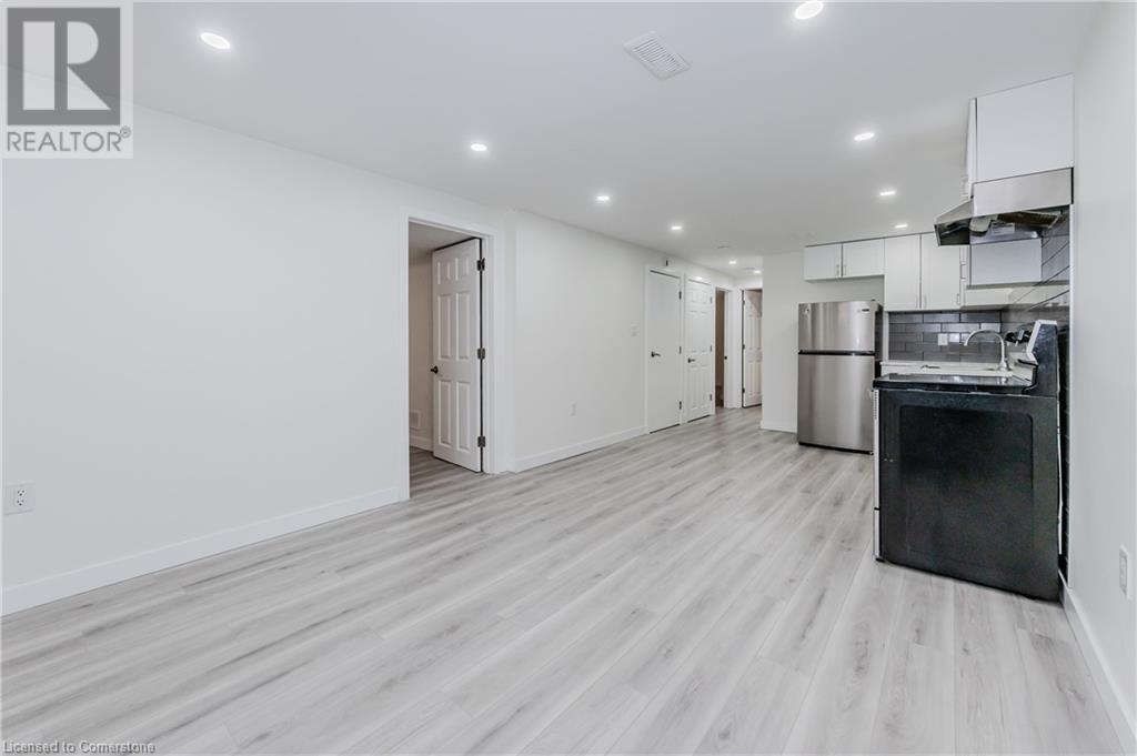 514 Fallingbrook Drive Unit# Lower, Waterloo, Ontario  N2L 4N3 - Photo 4 - 40730259
