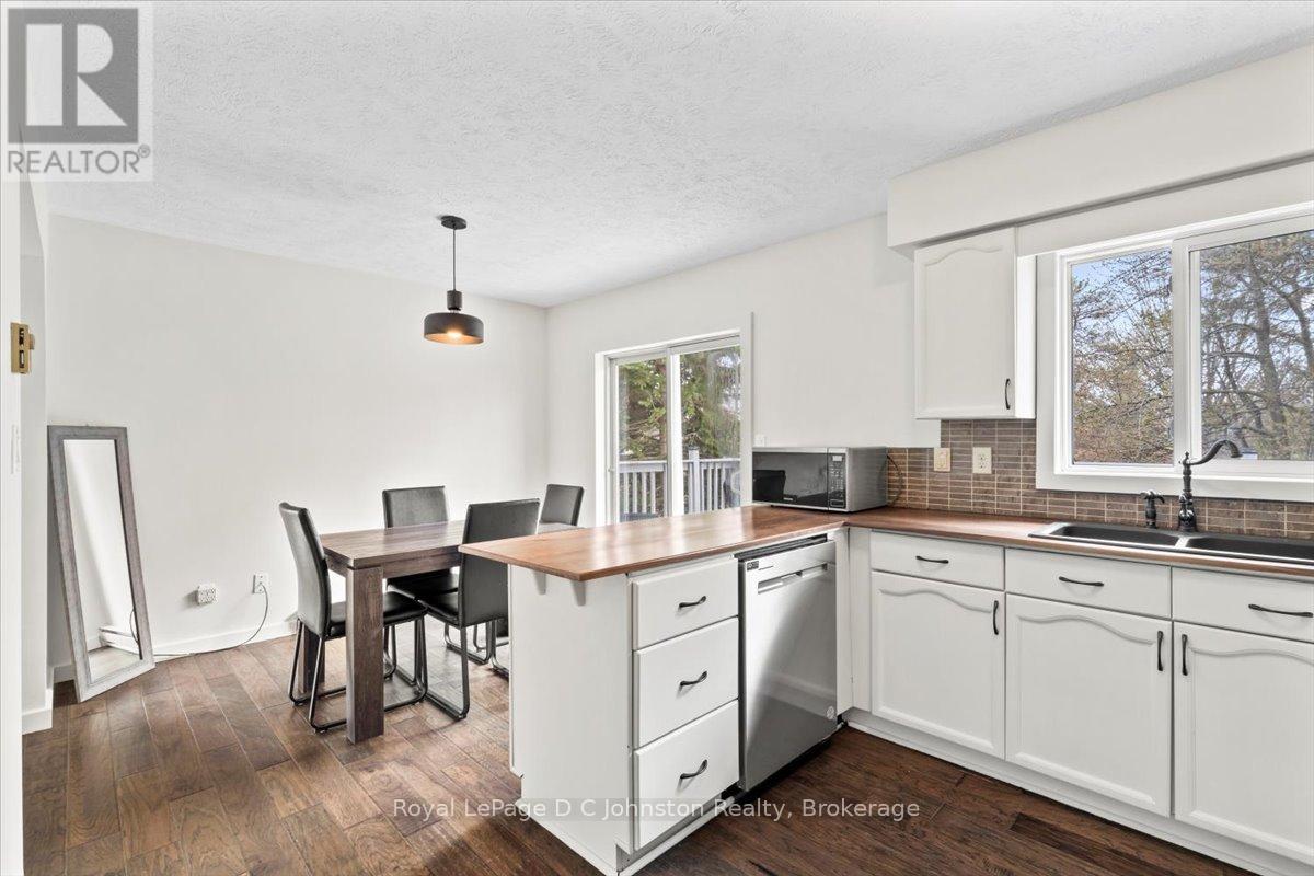 812 Bradford Street, Saugeen Shores, Ontario  N0H 2C4 - Photo 13 - X12158789