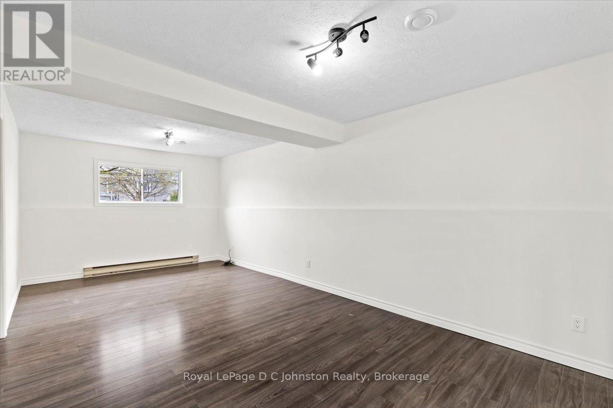 812 Bradford Street, Saugeen Shores, Ontario  N0H 2C4 - Photo 21 - X12158789