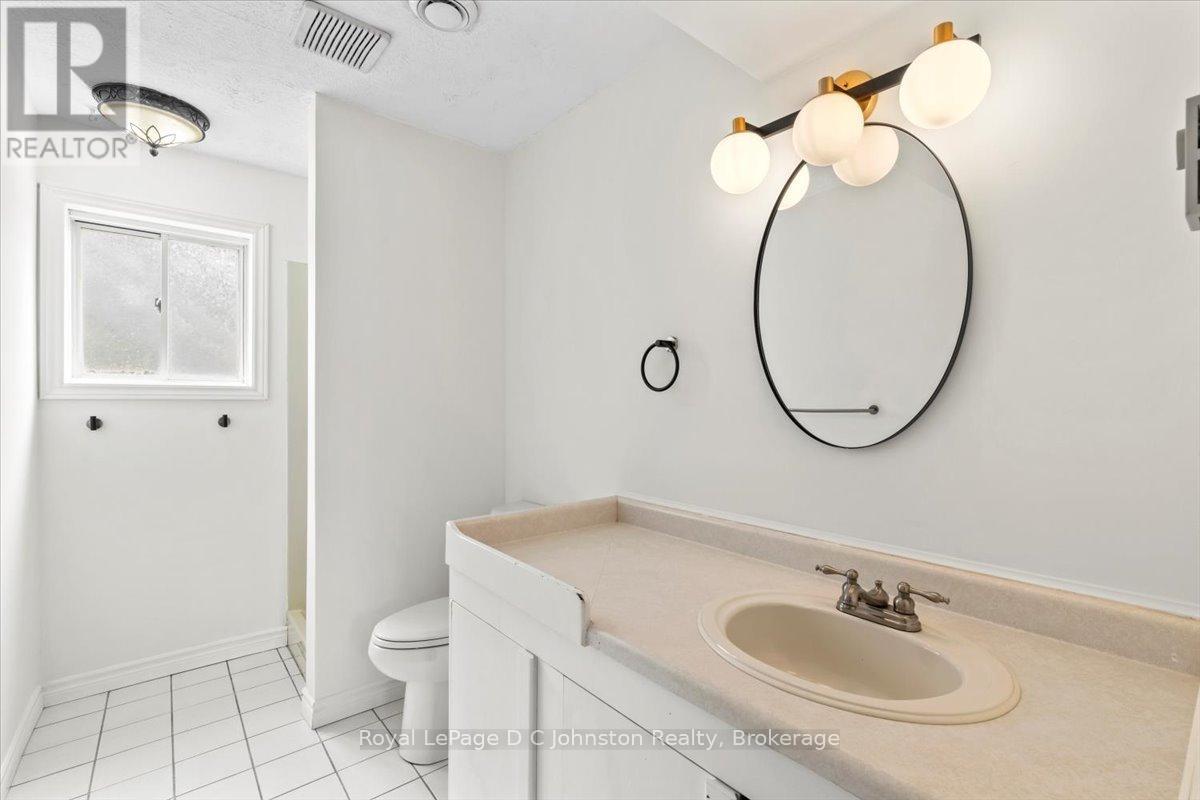 812 Bradford Street, Saugeen Shores, Ontario  N0H 2C4 - Photo 24 - X12158789