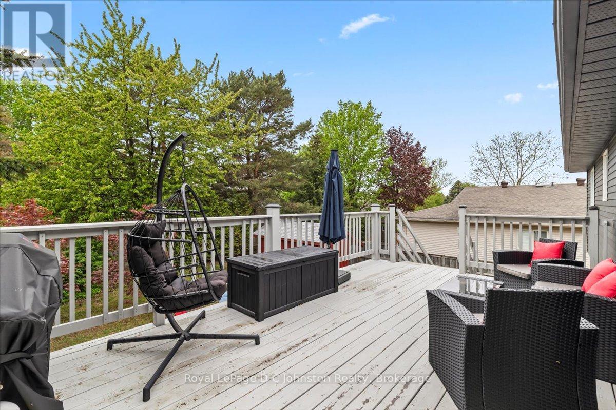 812 Bradford Street, Saugeen Shores, Ontario  N0H 2C4 - Photo 8 - X12158789