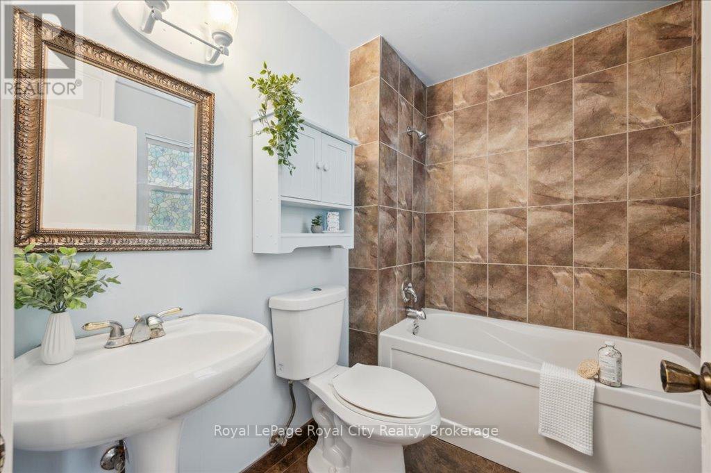 127 Memorial Crescent, Guelph, Ontario  N1H 6C2 - Photo 21 - X12158827