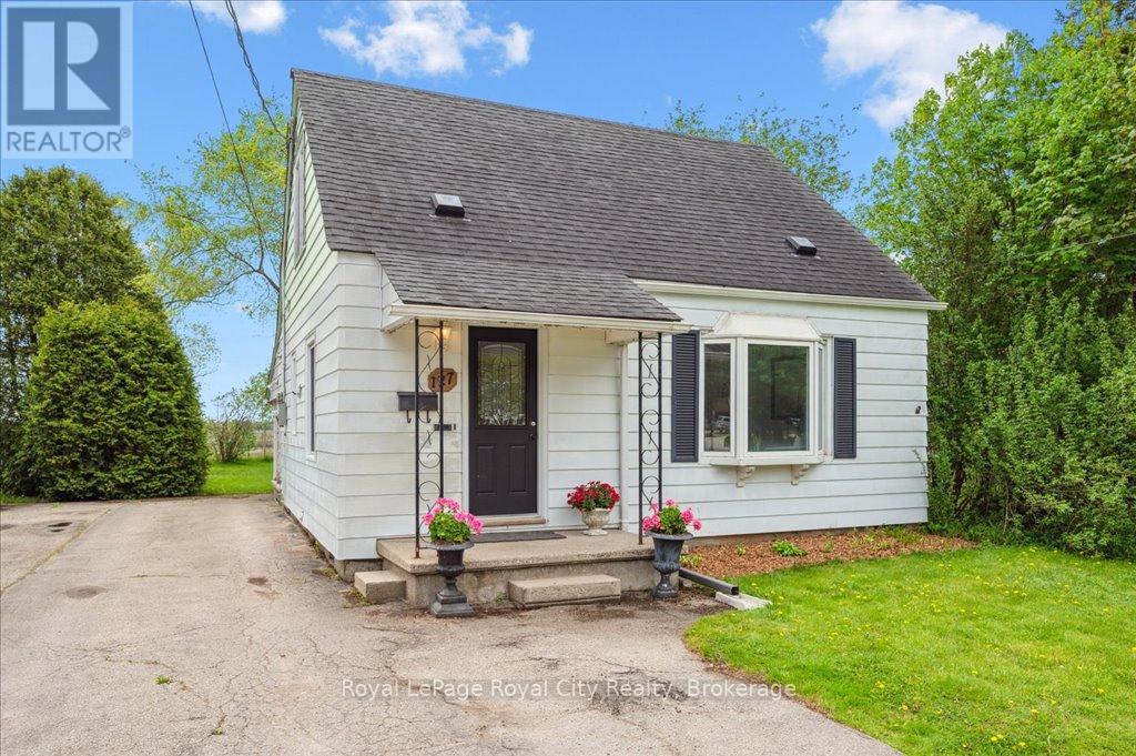 127 Memorial Crescent, Guelph, Ontario  N1H 6C2 - Photo 3 - X12158827