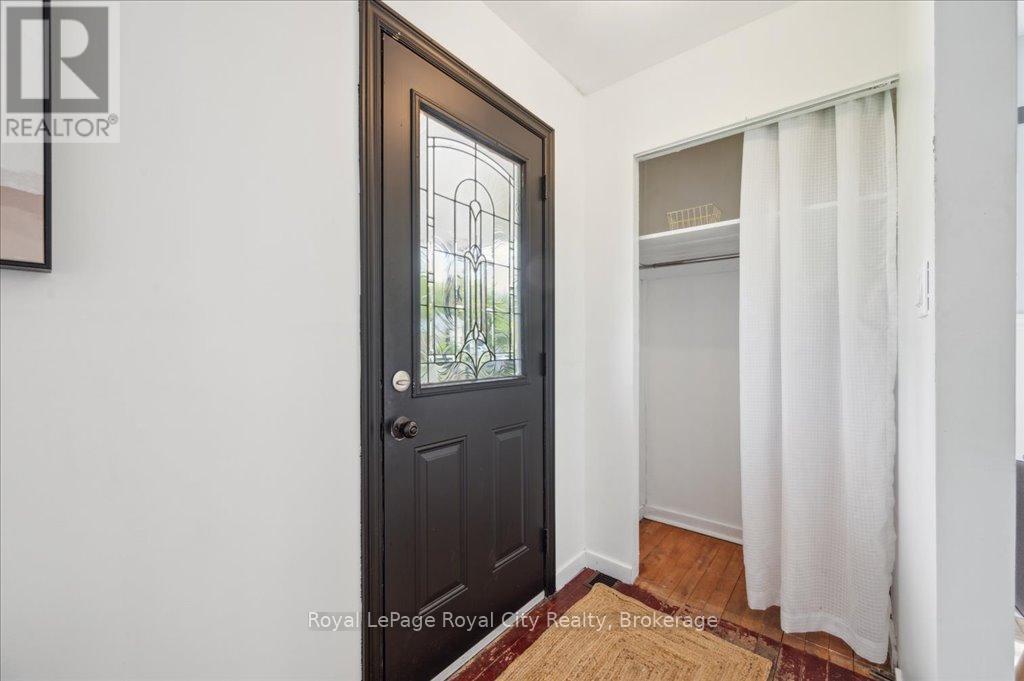127 Memorial Crescent, Guelph, Ontario  N1H 6C2 - Photo 5 - X12158827