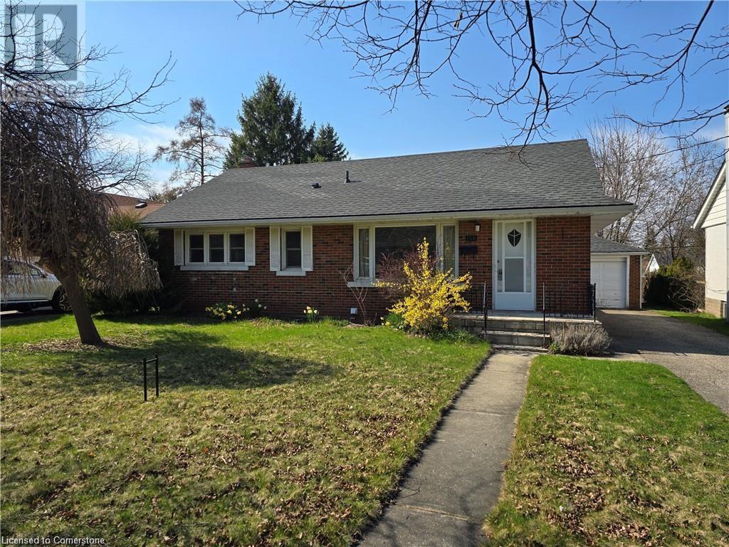168 Bristol Street, Waterloo, Ontario  N2J 1H1 - Photo 1 - 40729515