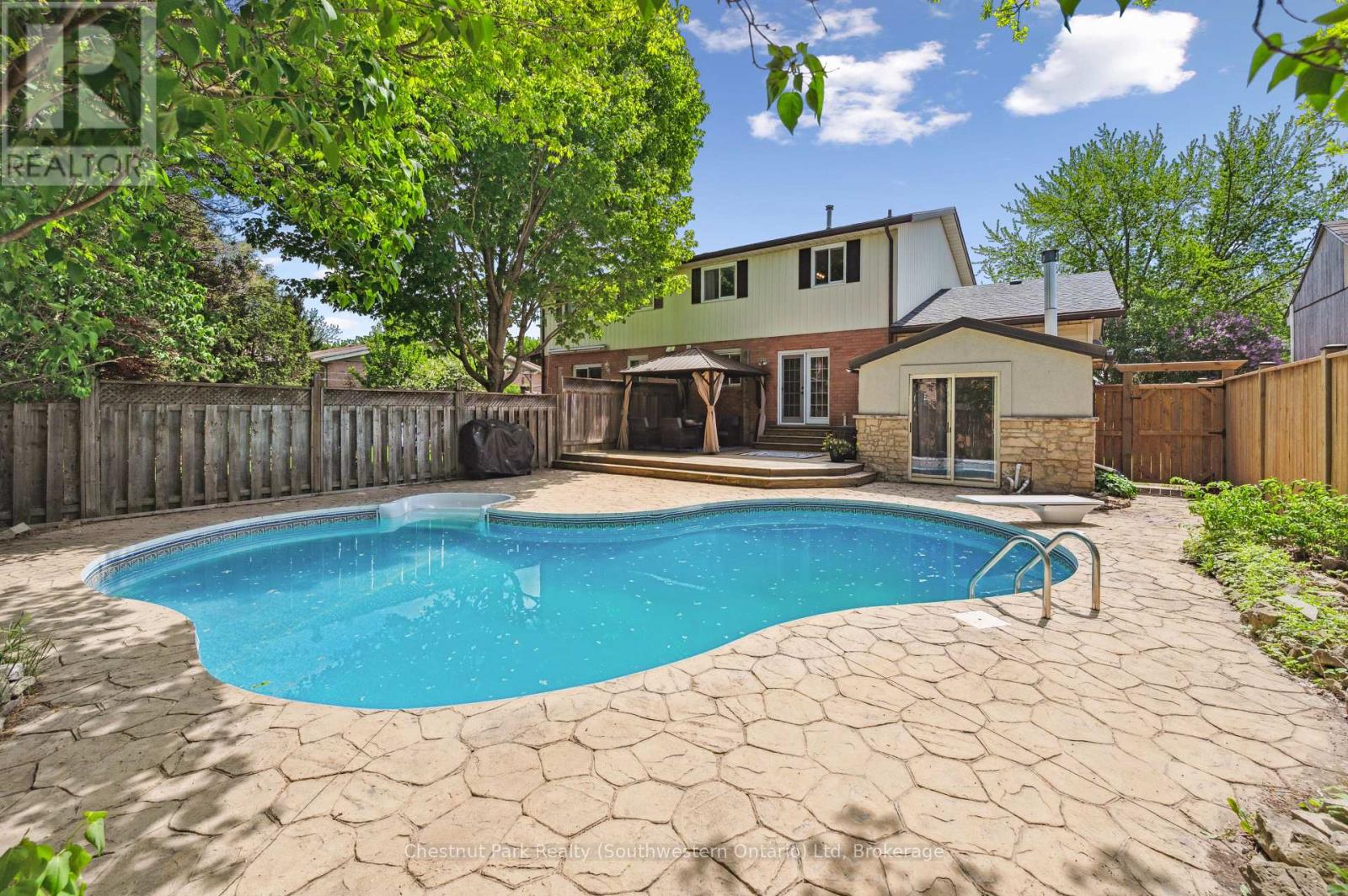 32 Wilson Crescent, Centre Wellington, Ontario  N0B 1S0 - Photo 35 - X12159033