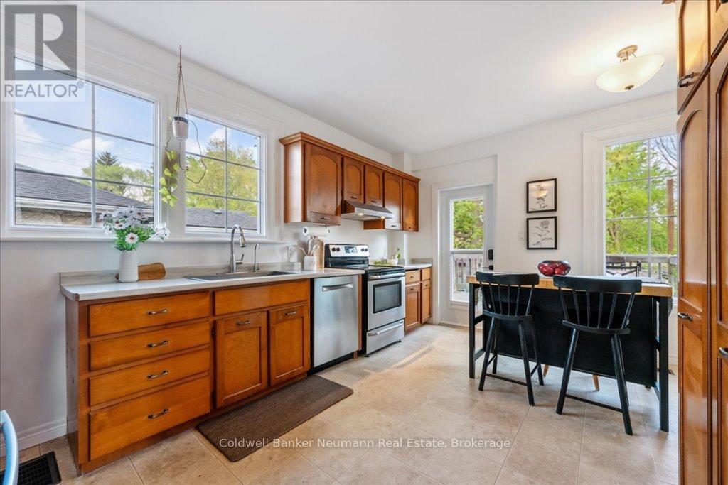 120 Waterloo Avenue, Guelph, Ontario  N1H 3J1 - Photo 12 - X12159072