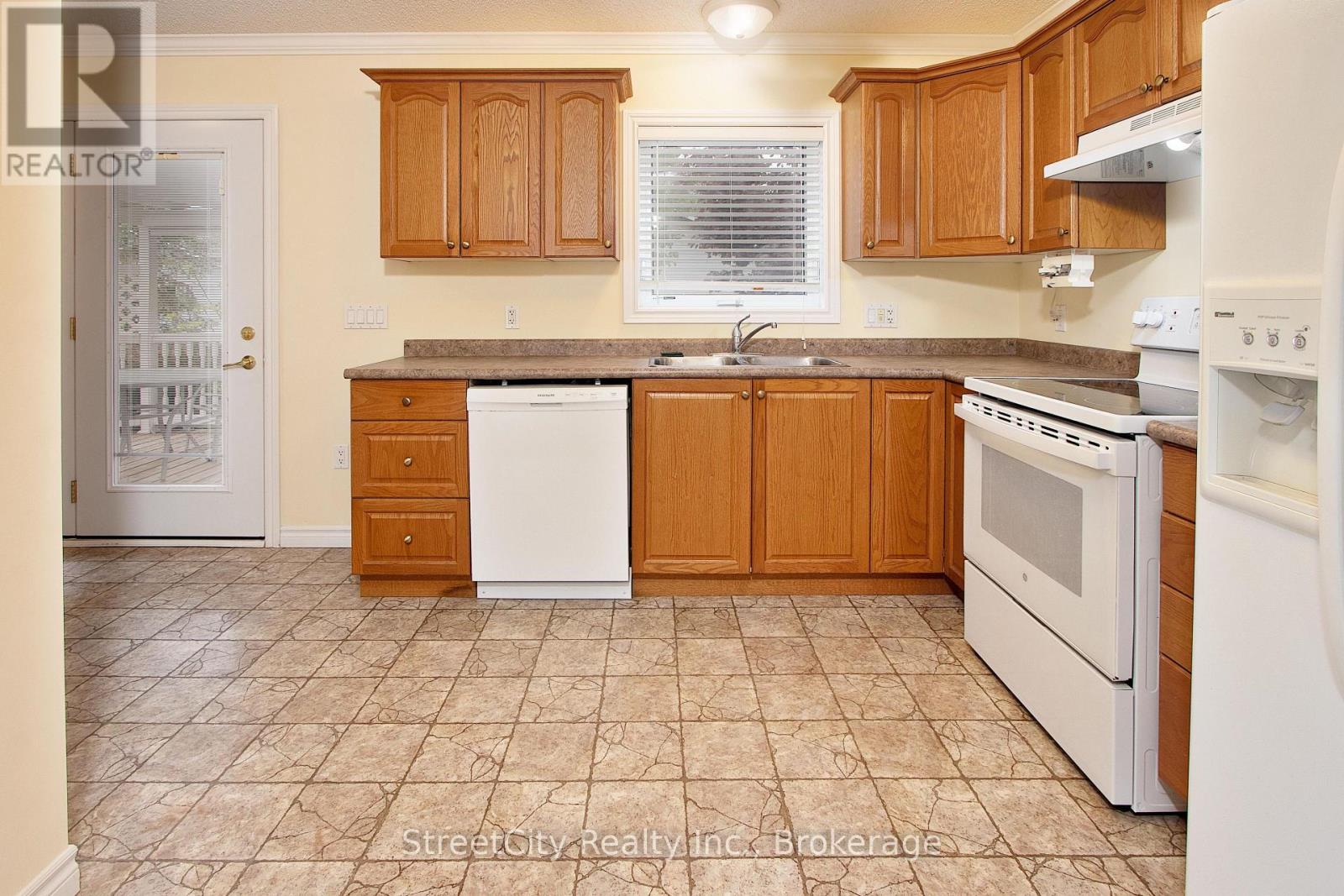21 - 30 Ann Street, St. Marys, Ontario  N4X 1C8 - Photo 13 - X12159075