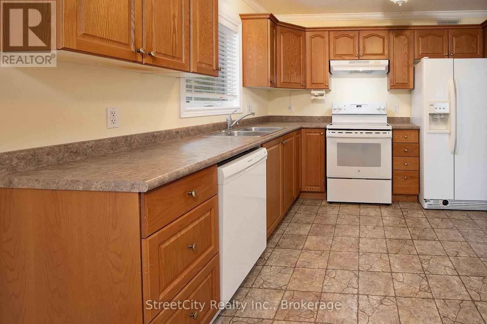 21 - 30 Ann Street, St. Marys, Ontario  N4X 1C8 - Photo 14 - X12159075