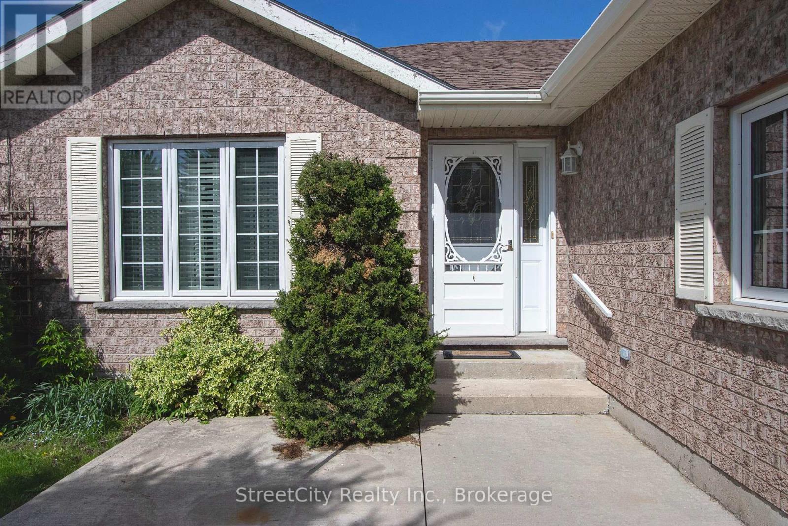 21 - 30 Ann Street, St. Marys, Ontario  N4X 1C8 - Photo 3 - X12159075
