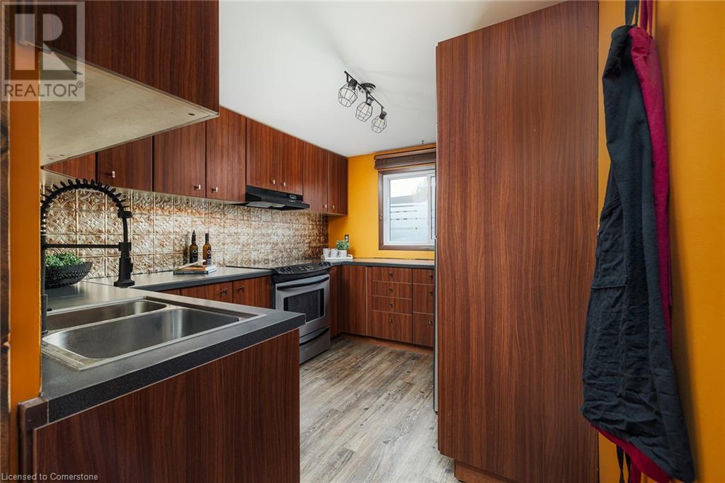 689 Hillview Road, Cambridge, Ontario  N3H 5C3 - Photo 6 - 40730030