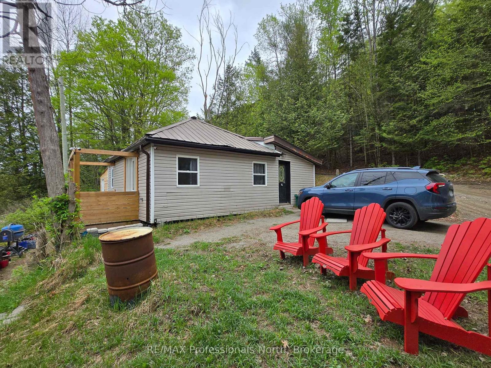 18 South Street, Dysart Et Al, Ontario  K0M 1S0 - Photo 5 - X12159175