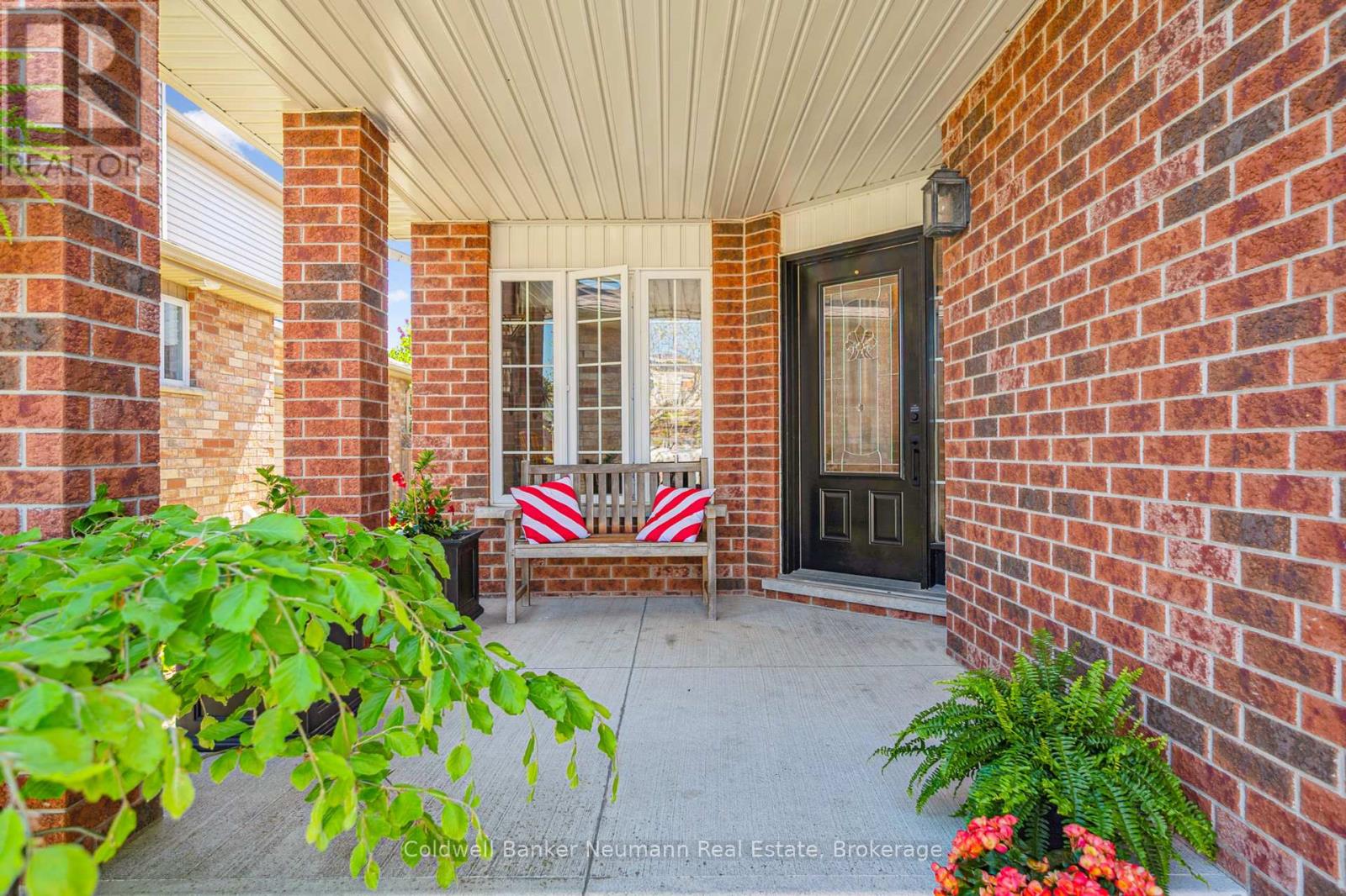 14 Coutts Court, Guelph, Ontario  N1L 1S9 - Photo 3 - X12159245