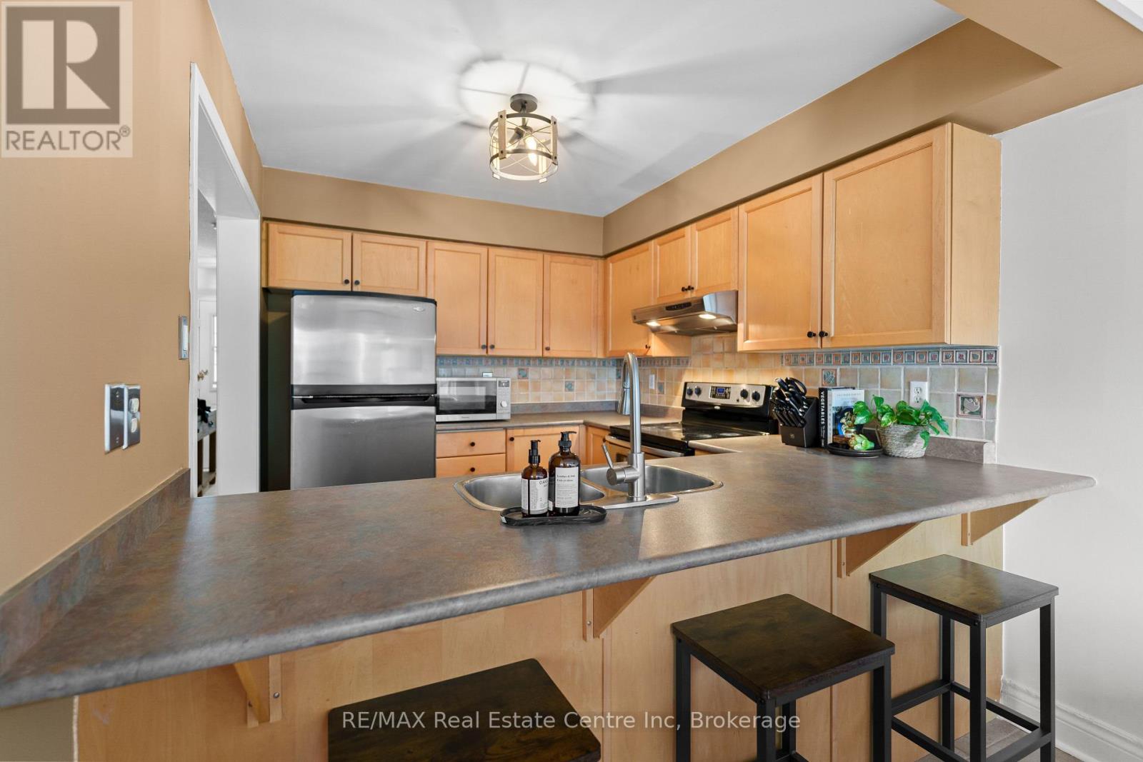 2214 Shadetree Avenue, Burlington, Ontario  L7L 6L4 - Photo 14 - W12159391