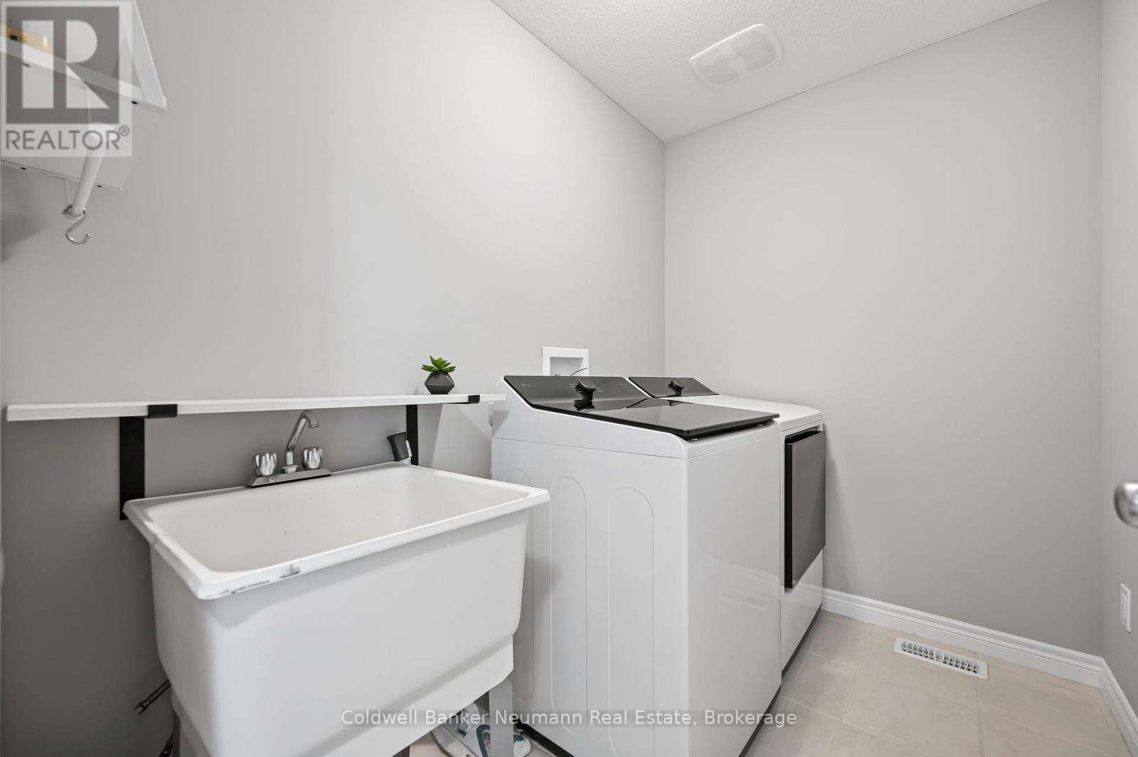 52 Keating Street, Guelph, Ontario  N1E 0S1 - Photo 39 - X12159476