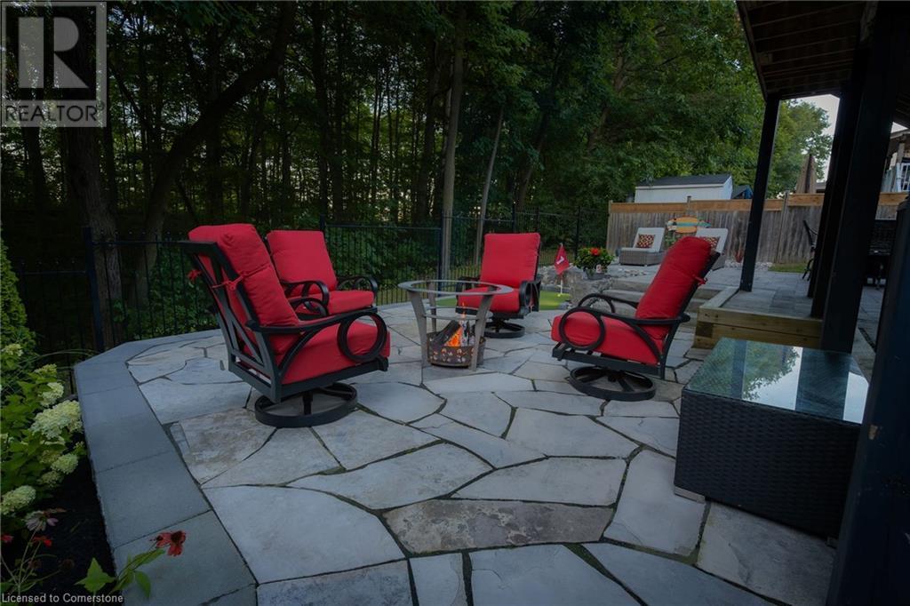532 Woodfield Court, Kitchener, Ontario  N2P 2S8 - Photo 3 - 40730407