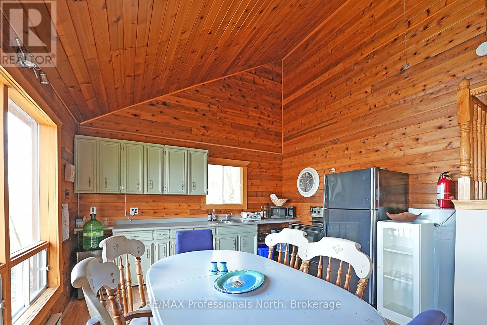1017 Dunn Road, Dysart Et Al, Ontario  K0M 1S0 - Photo 13 - X12159617