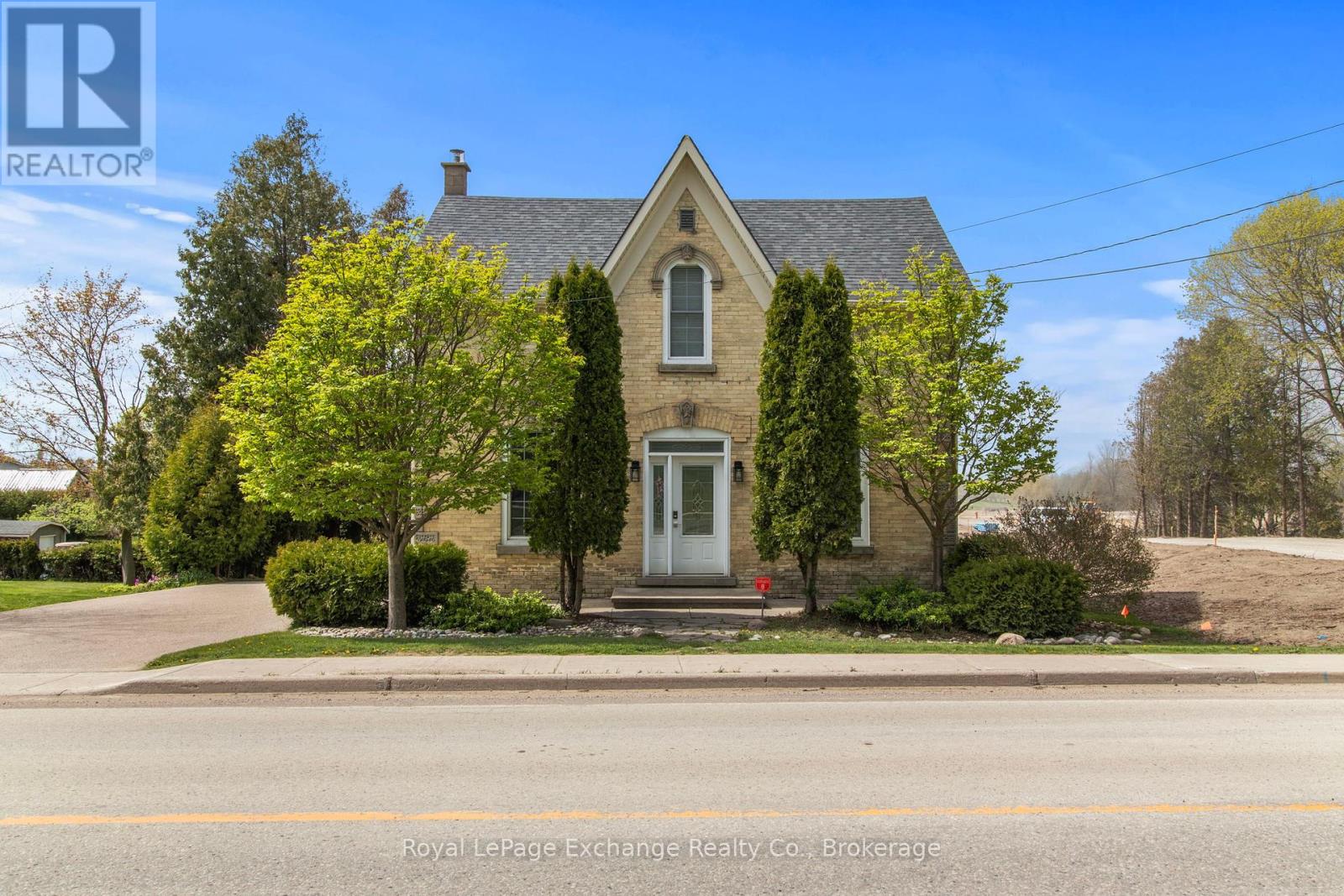 1180 Queen Street, Kincardine, Ontario  N2Z 1G5 - Photo 1 - X12159725